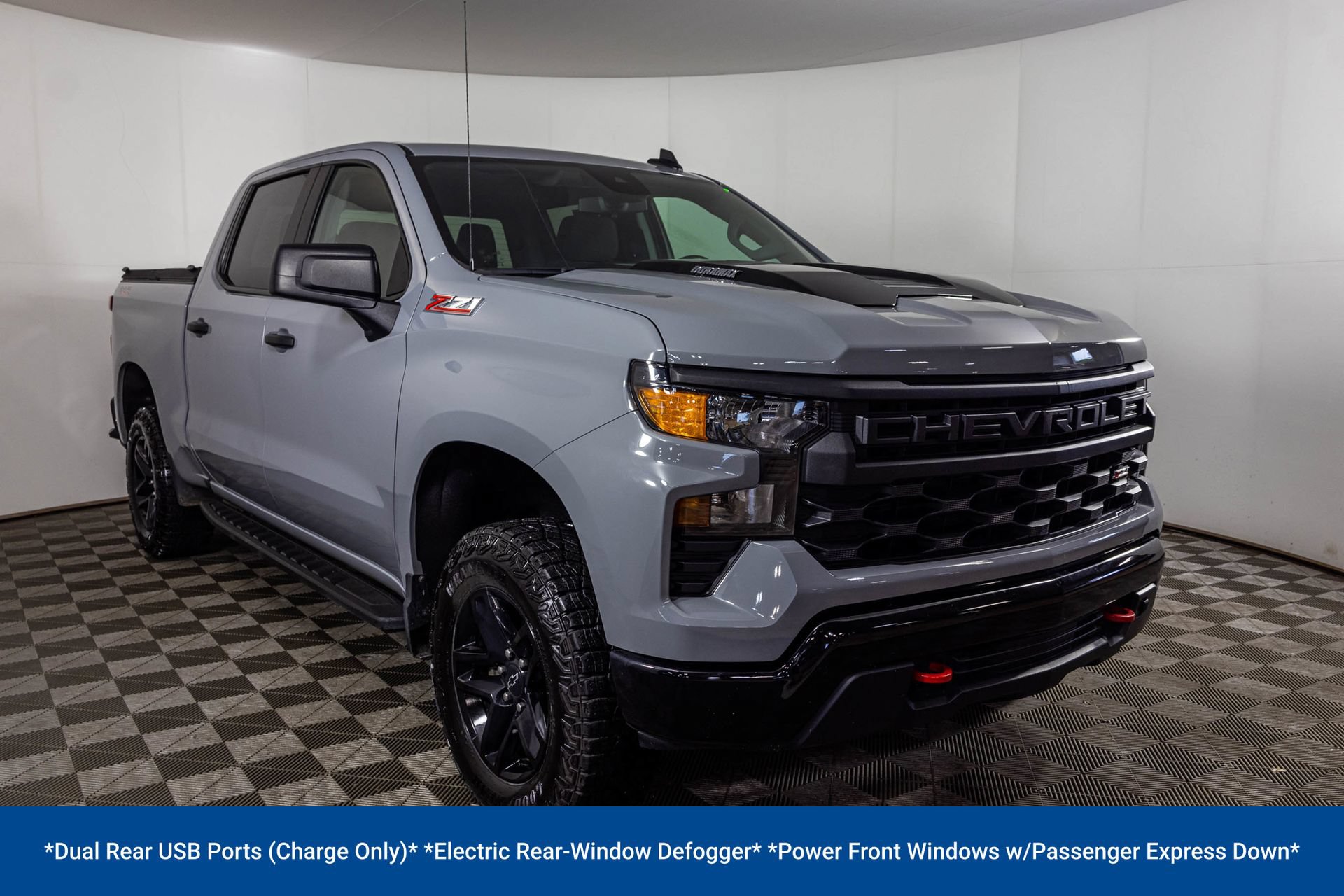 Used 2025 Chevrolet Silverado 1500 Custom Trail Boss AWD/4WD image 11