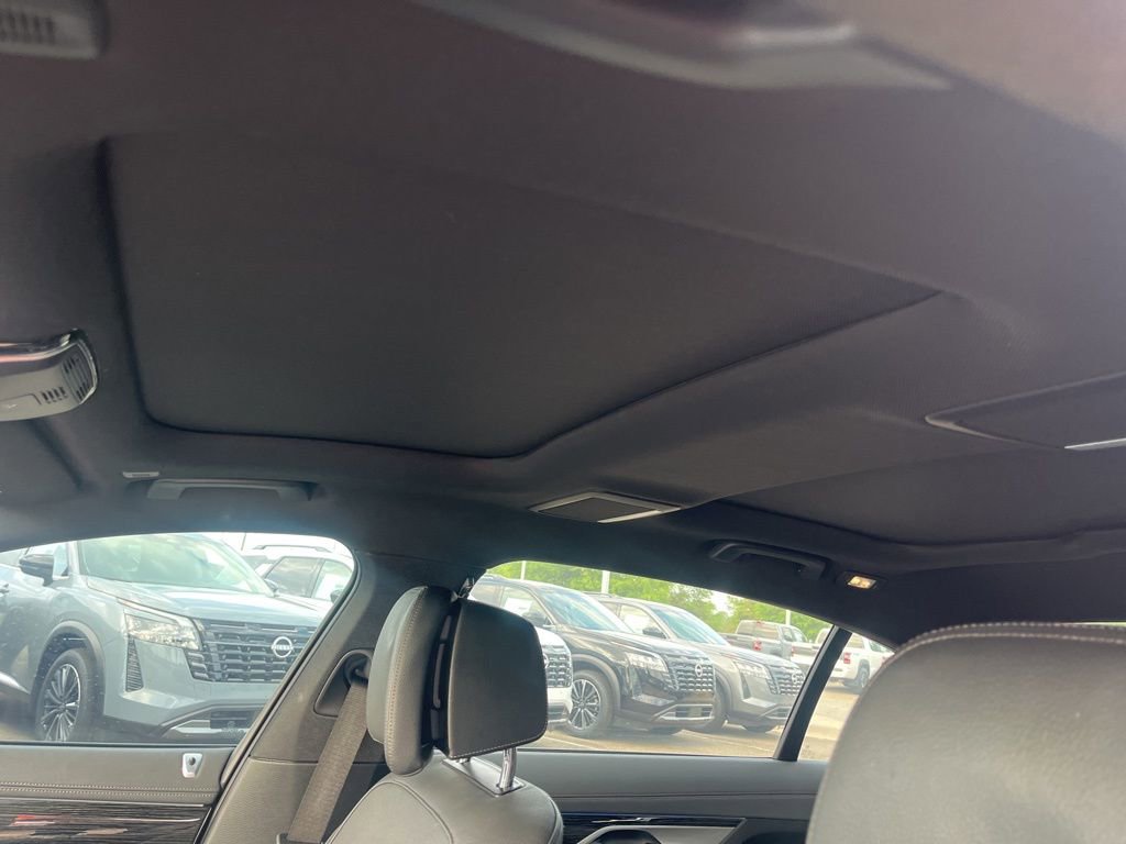 Used 2021 BMW 740i w/ M Sport Package image 23