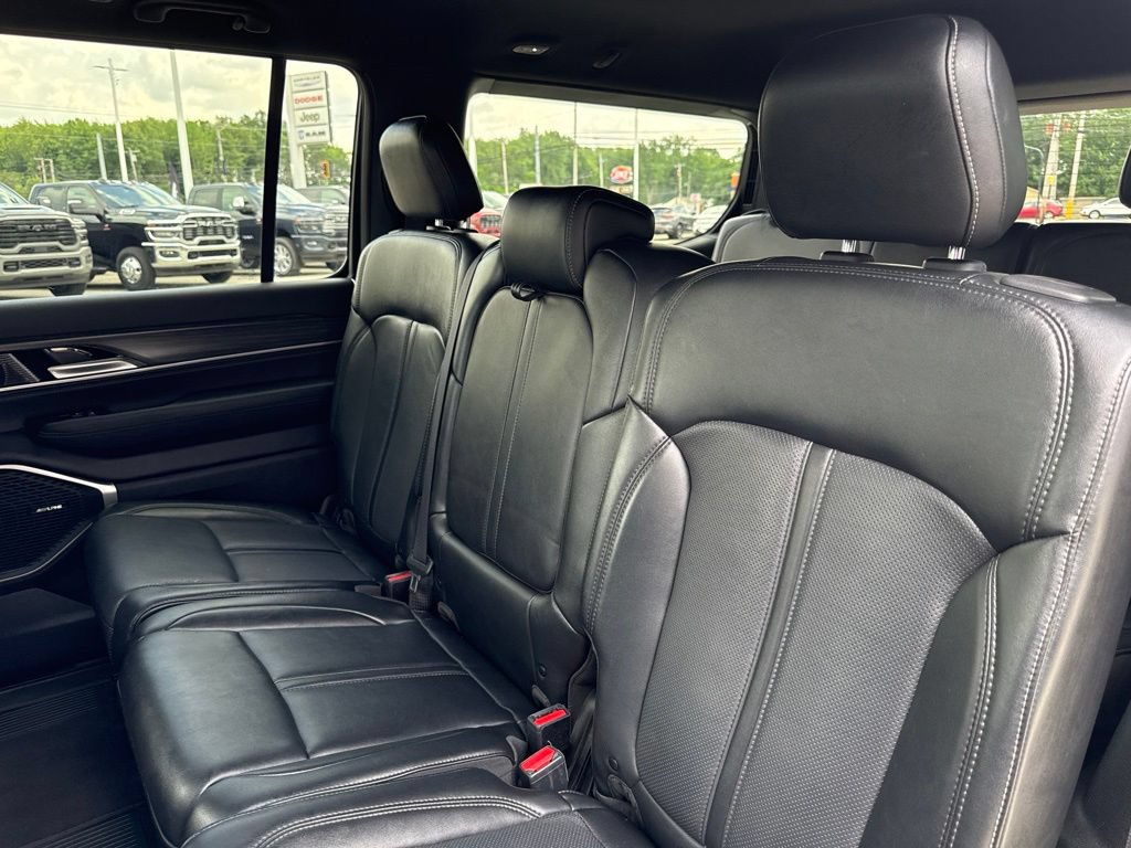 Used 2024 Jeep Wagoneer Series II w/ Flexible Seating Group AWD/4WD image 37