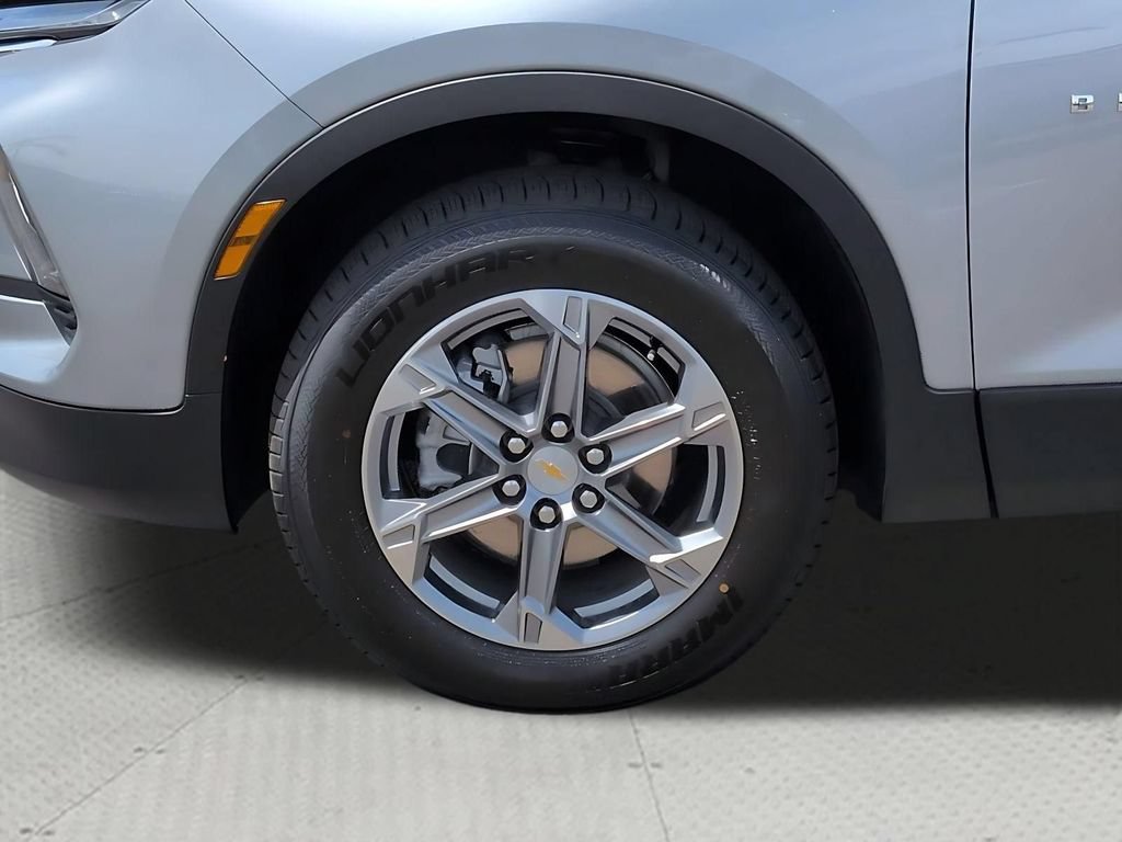Used 2025 Chevrolet Blazer LT FWD image 34