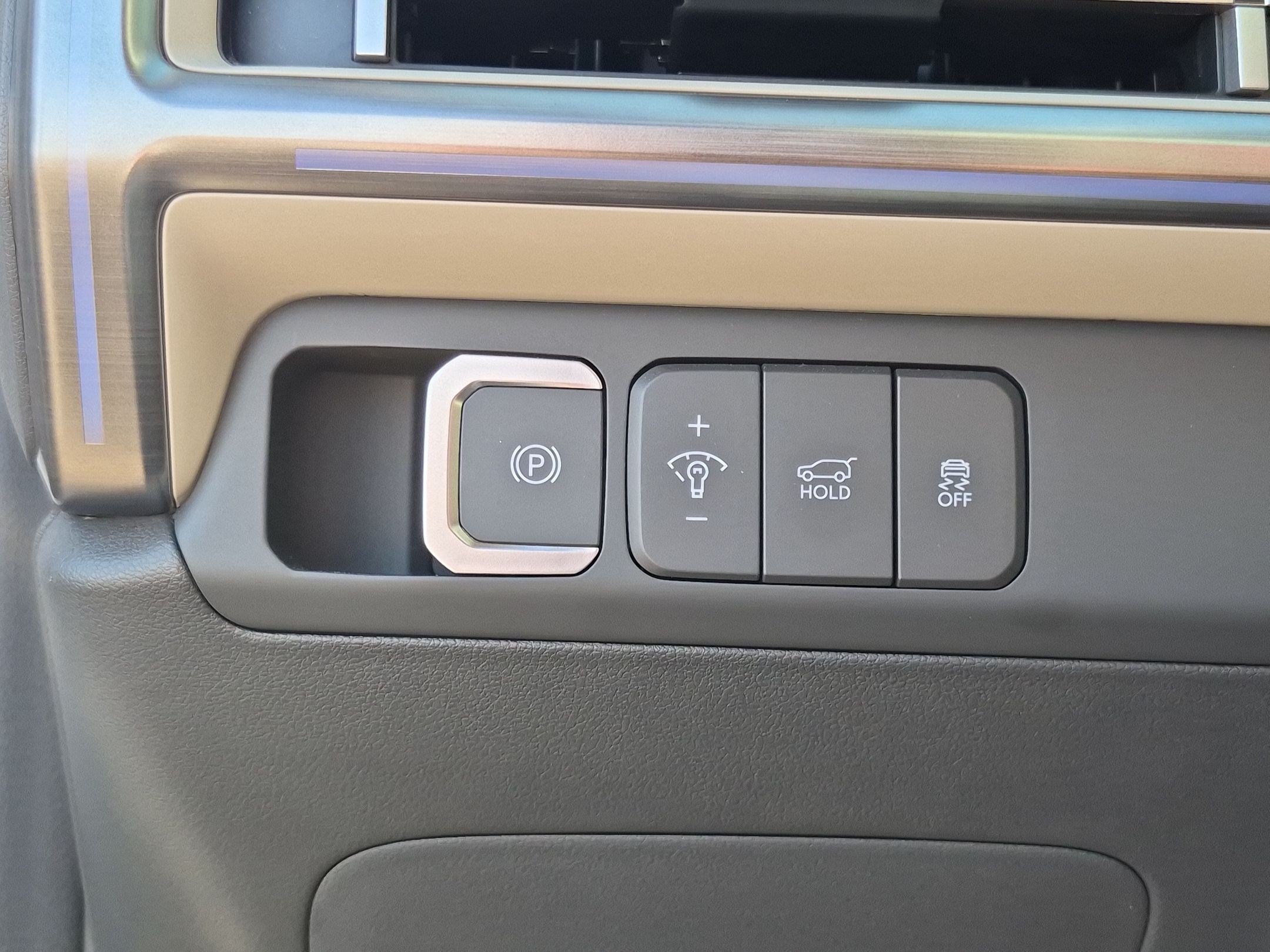 Certified 2025 Hyundai Santa Fe Limited AWD/4WD image 15