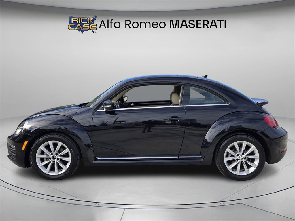 Used 2019 Volkswagen Beetle 2.0T SE image 3