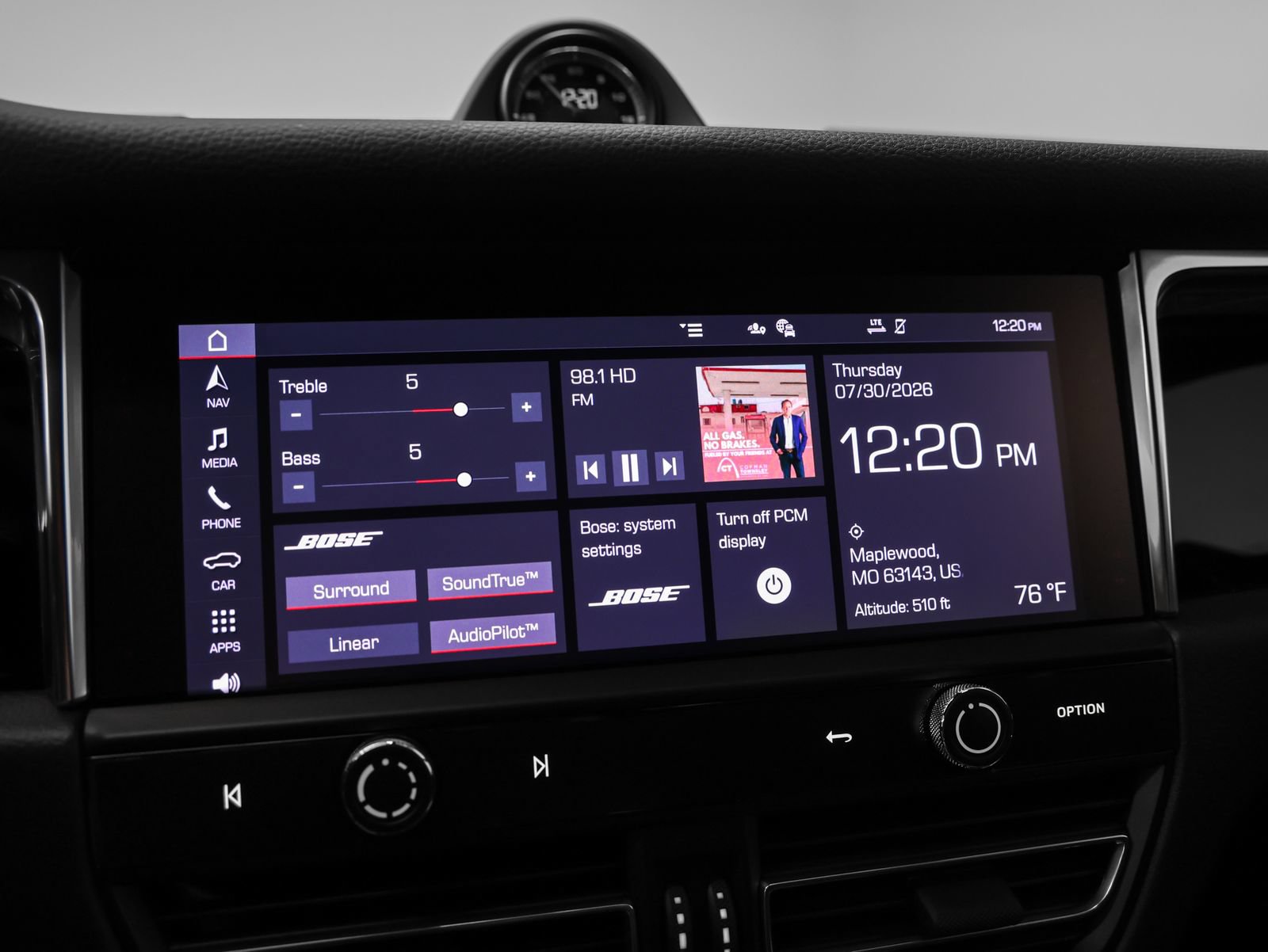 Certified 2026 Porsche Macan AWD/4WD image 36