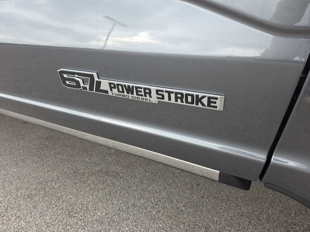 Used 2025 Ford F250 Platinum image 9