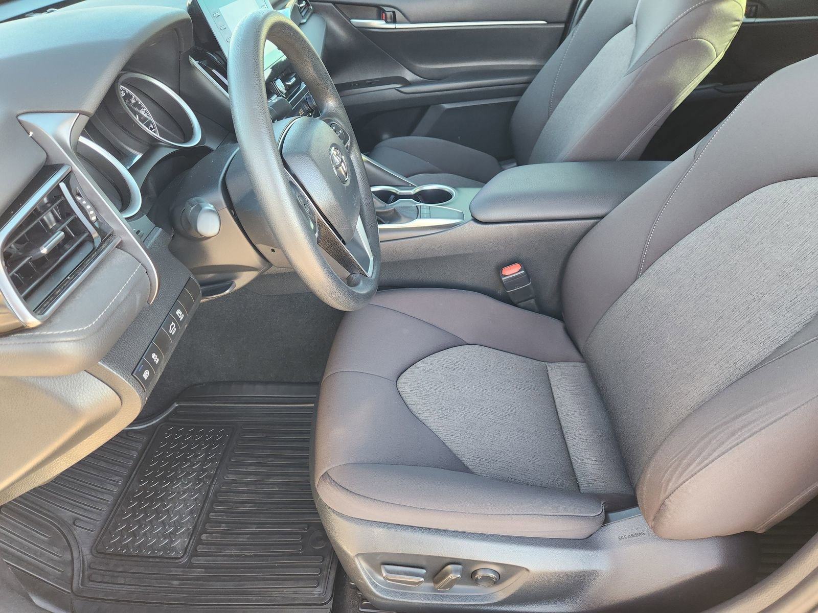 Used 2023 Toyota Camry LE image 16