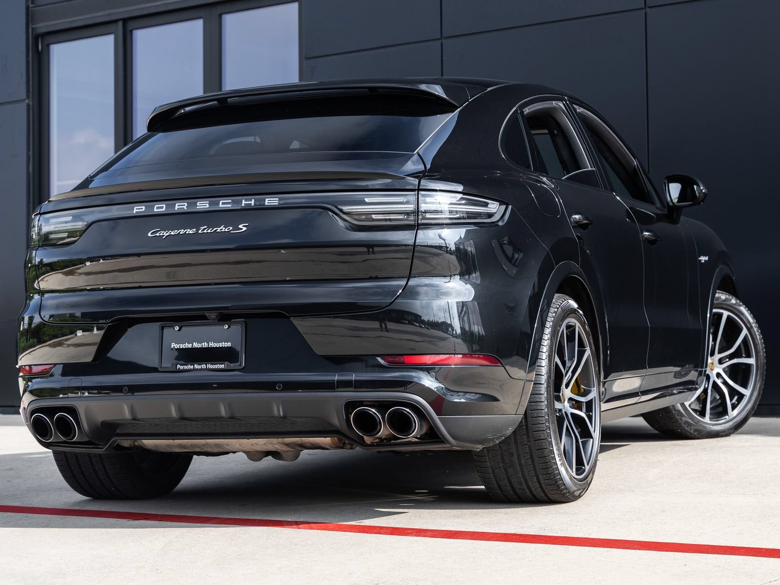 Used 2023 Porsche Cayenne Turbo S AWD/4WD image 11