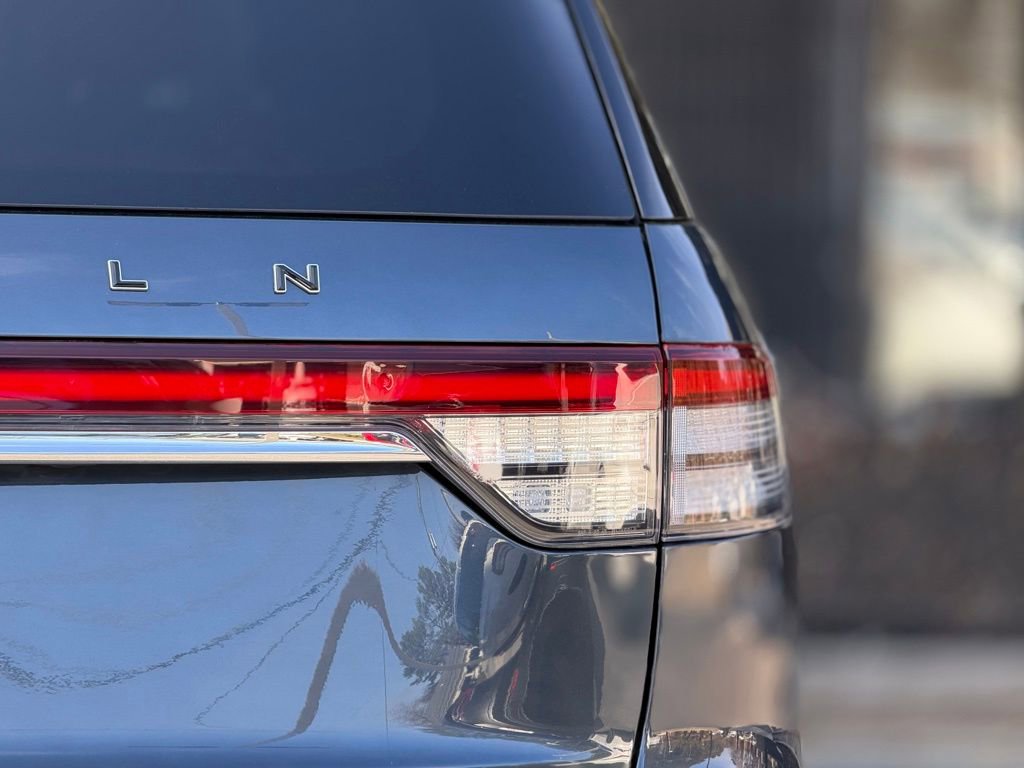 Used 2023 Lincoln Aviator Black Label image 16