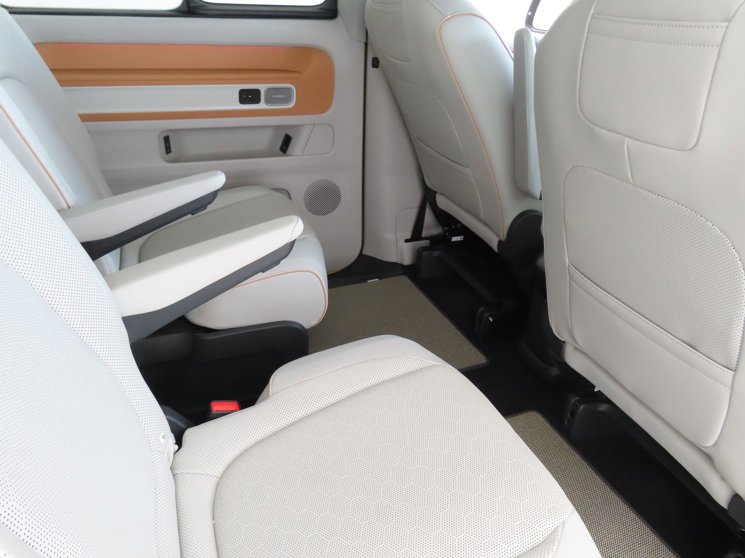 New 2025 Volkswagen ID. Buzz 1st Edition image 24