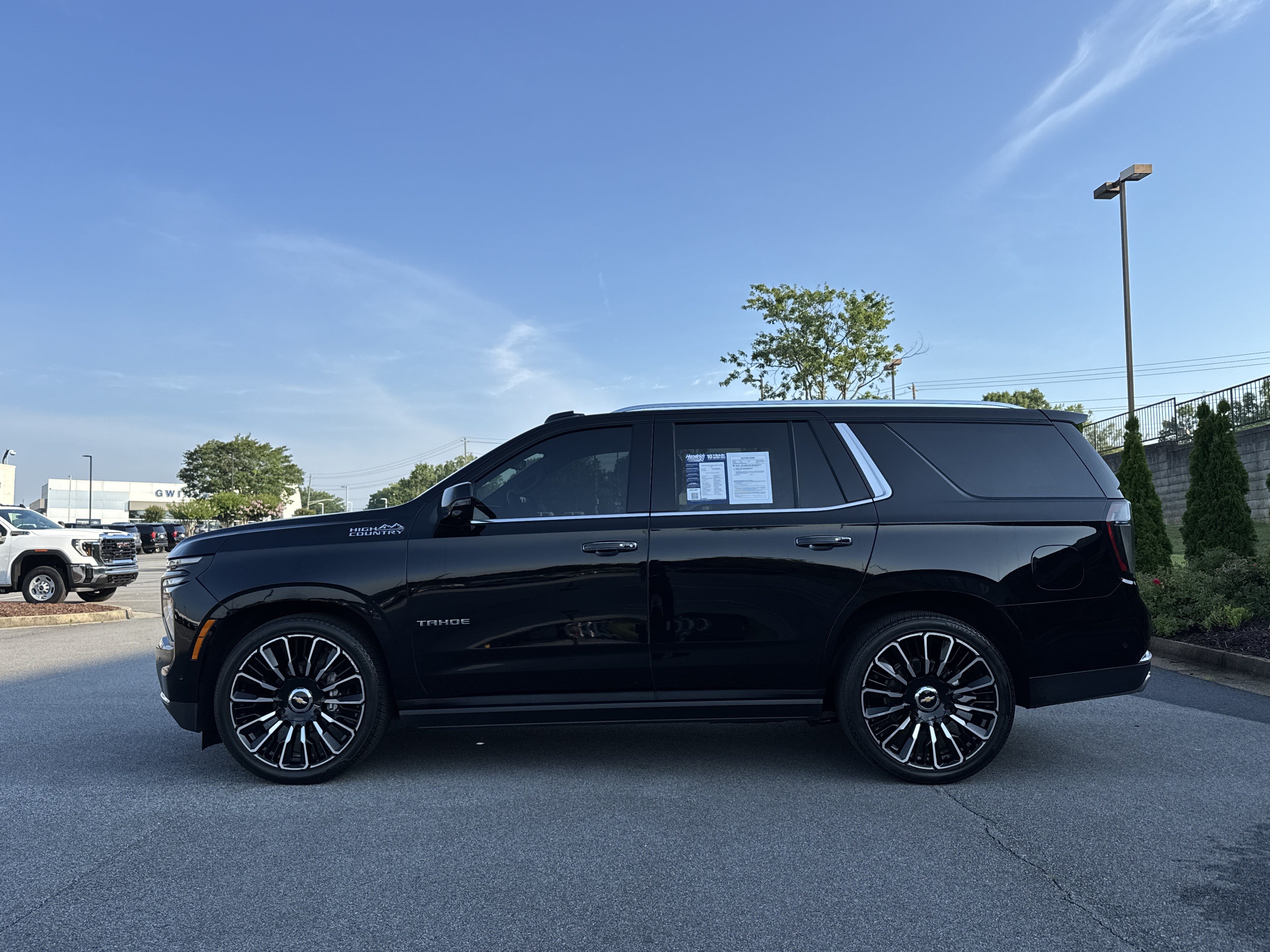 Used 2025 Chevrolet Tahoe High Country AWD/4WD image 7