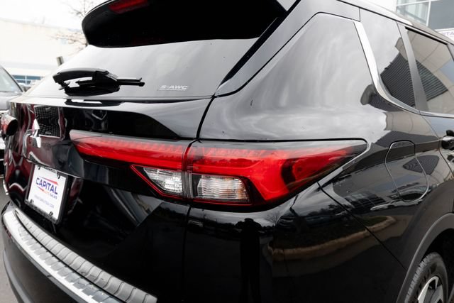 Used 2022 Mitsubishi Outlander ES AWD/4WD image 18