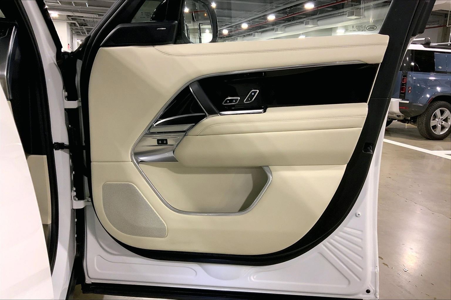 Used 2023 Land Rover Range Rover SE AWD/4WD image 22