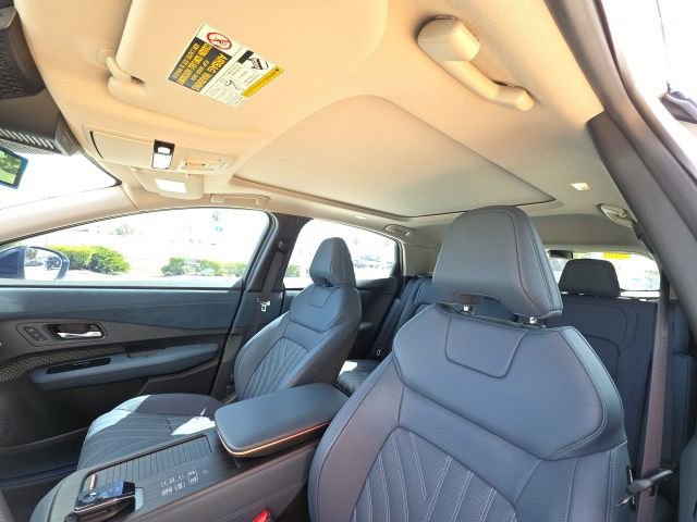 Used 2024 Nissan Ariya AWD image 14