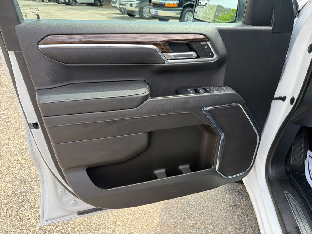 Used 2023 Chevrolet Silverado 1500 LT AWD/4WD image 11