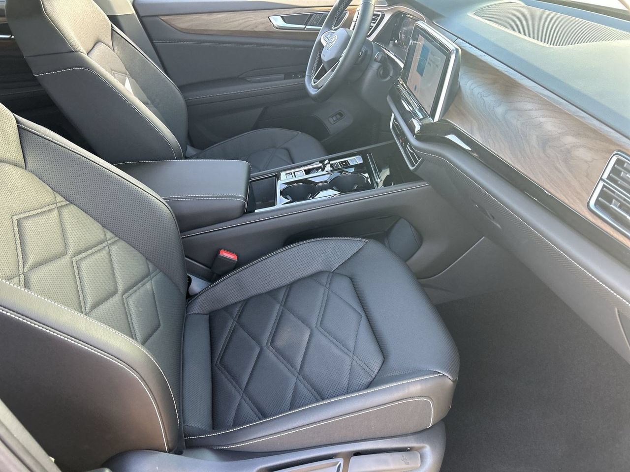 New 2026 Volkswagen Atlas SE FWD image 8