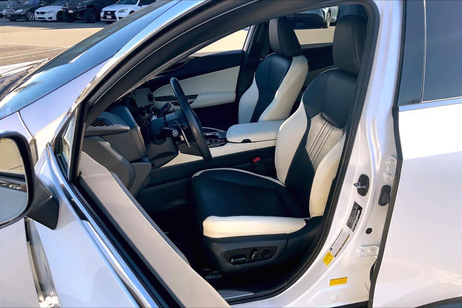 Used 2024 Lexus NX 250 FWD w/ Cold Area Package image 8