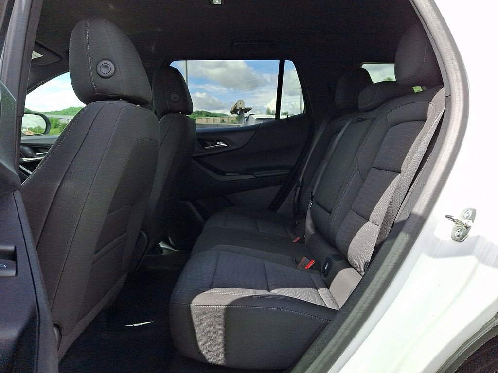 Used 2025 Chevrolet Equinox LT AWD/4WD image 10