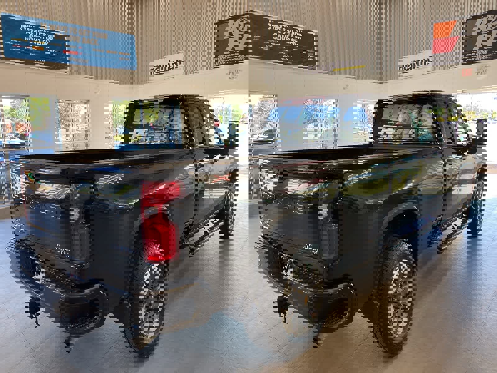 Used 2021 Chevrolet Silverado 2500 Custom w/ Custom Value Package image 5