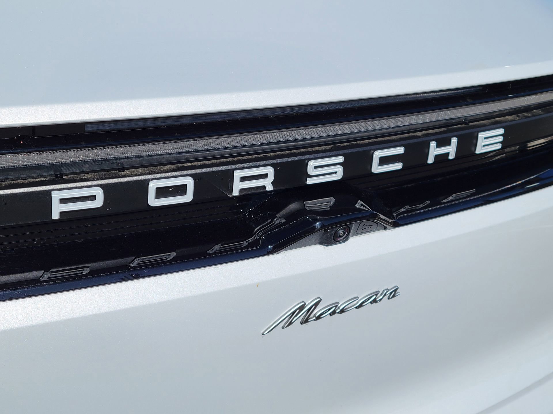 Used 2025 Porsche Macan Electric image 32