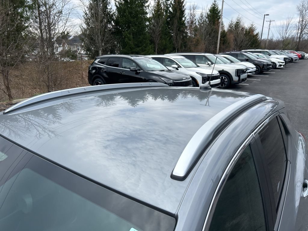 Used 2023 Buick Encore GX Select w/ Safety Package II AWD/4WD image 9
