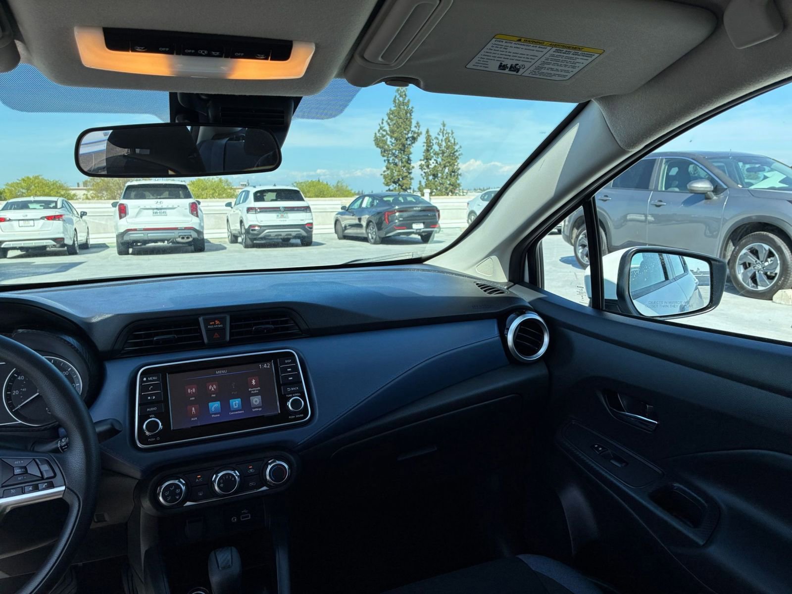 Used 2025 Nissan Versa SV w/ Trunk Package image 31