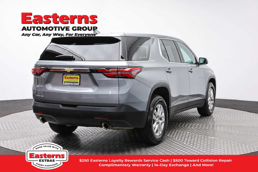 Used 2023 Chevrolet Traverse LS FWD image 6
