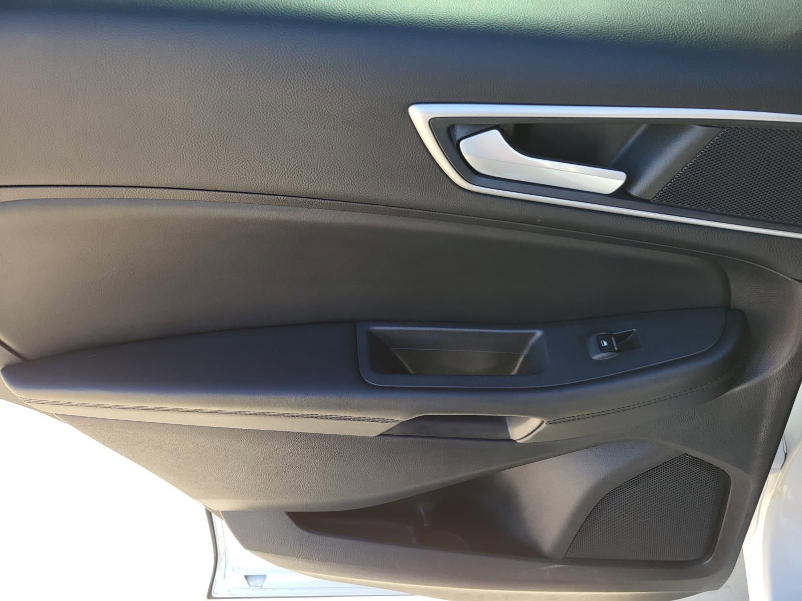 Used 2021 Ford Edge SEL image 11