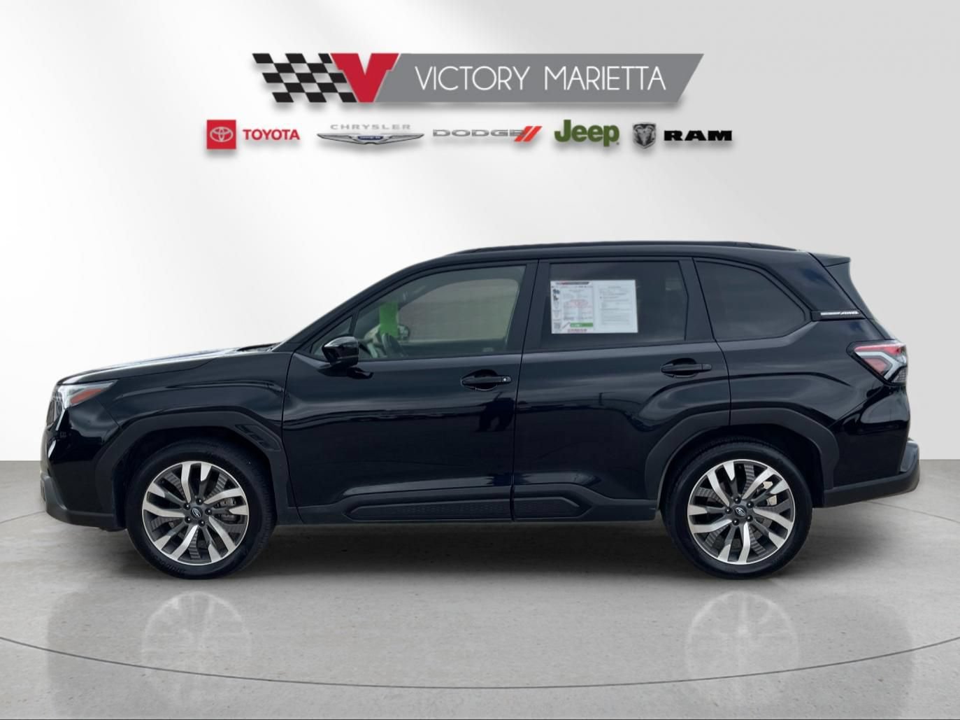 Used 2025 Subaru Forester Touring AWD/4WD image 2