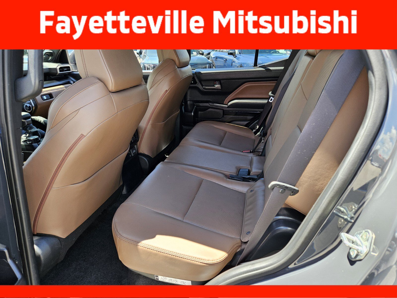 Used 2025 Toyota 4Runner Limited AWD/4WD image 10