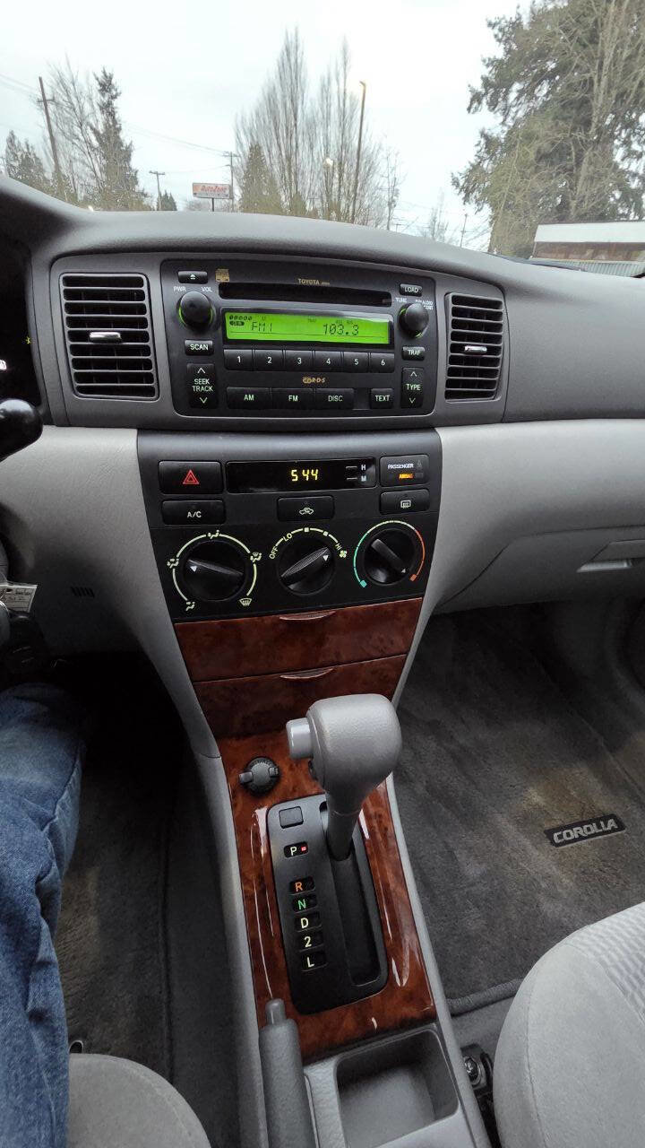 Used 2005 Toyota Corolla LE image 14