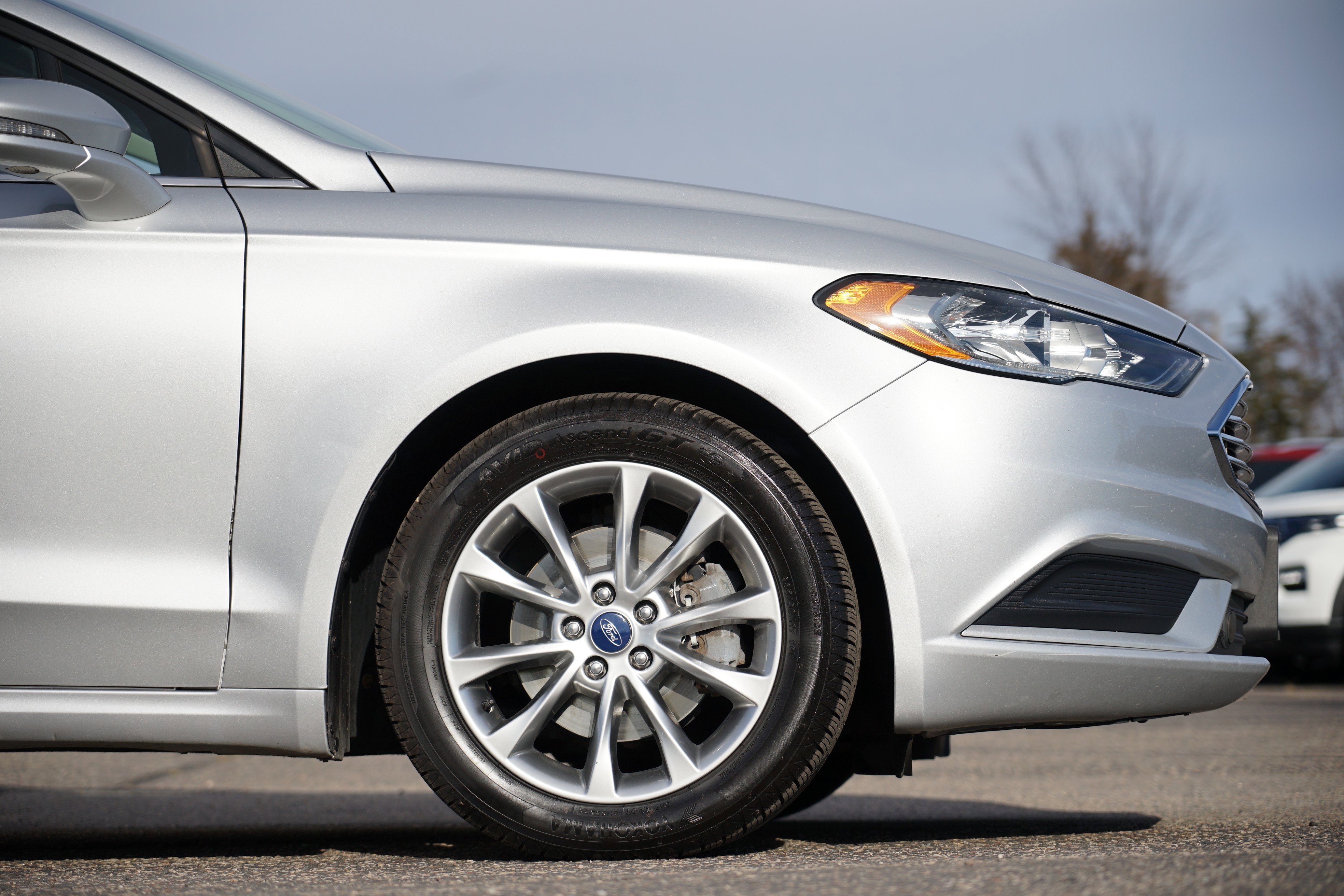 Used 2017 Ford Fusion SE w/ Fusion SE Technology Package image 13