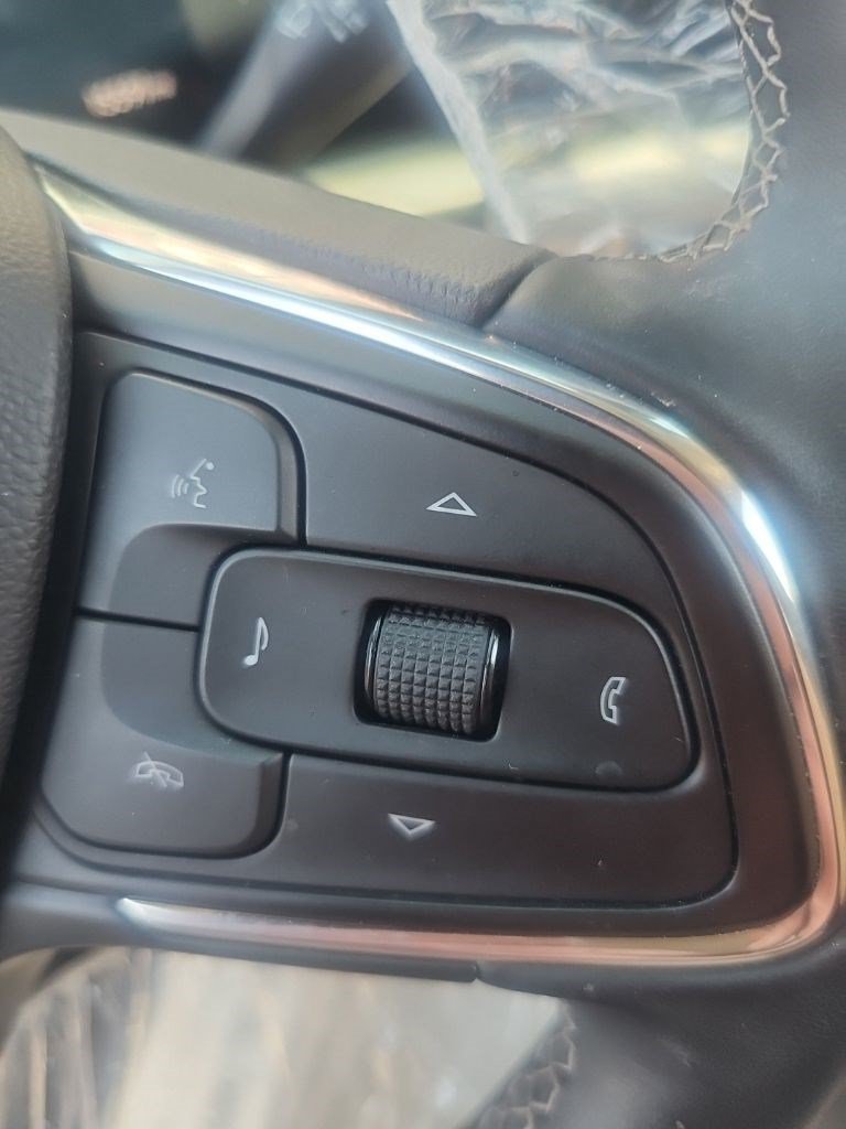 Certified 2024 Buick Encore GX Avenir w/ Avenir Technology Package FWD image 8