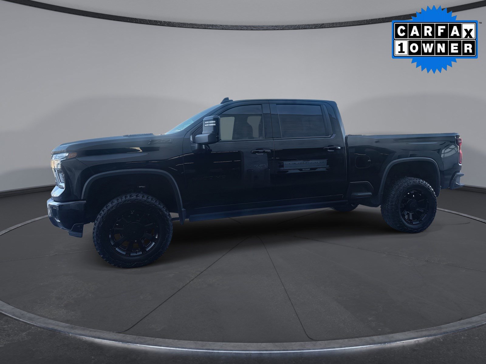 Used 2024 Chevrolet Silverado 3500 LTZ w/ LTZ Plus Package image 11