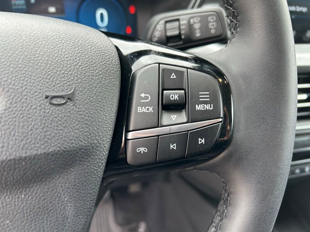 Used 2023 Ford Escape Platinum w/ Premium Technology Package AWD/4WD image 18