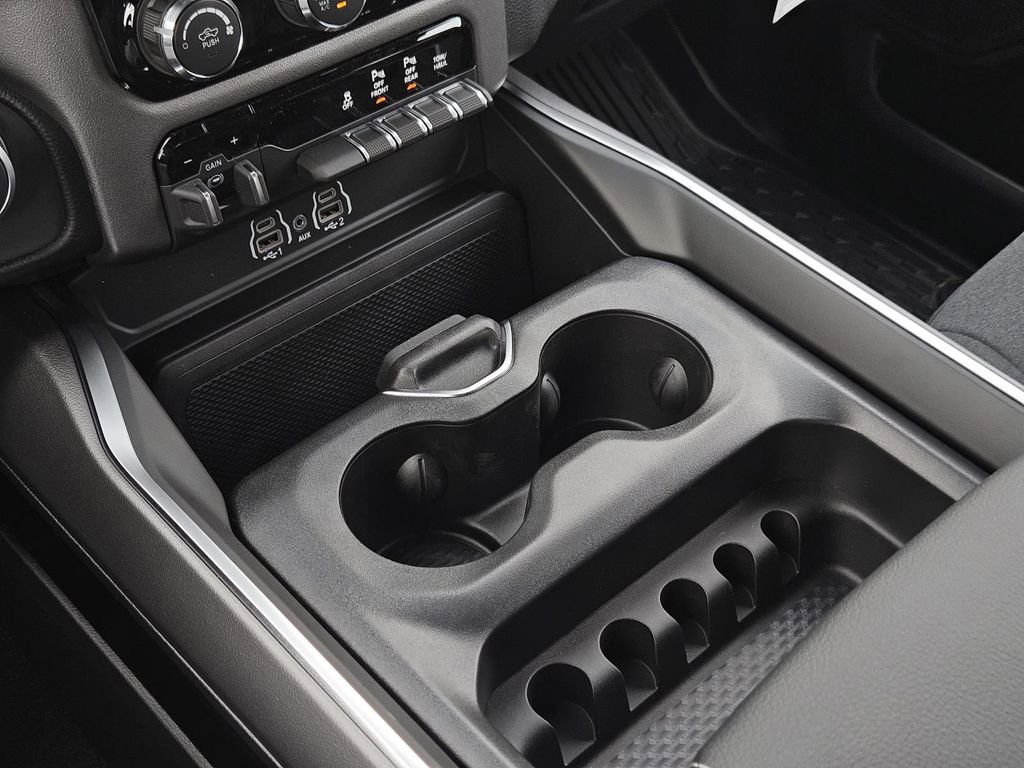 New 2026 RAM 1500 4x4 Crew Cab image 24