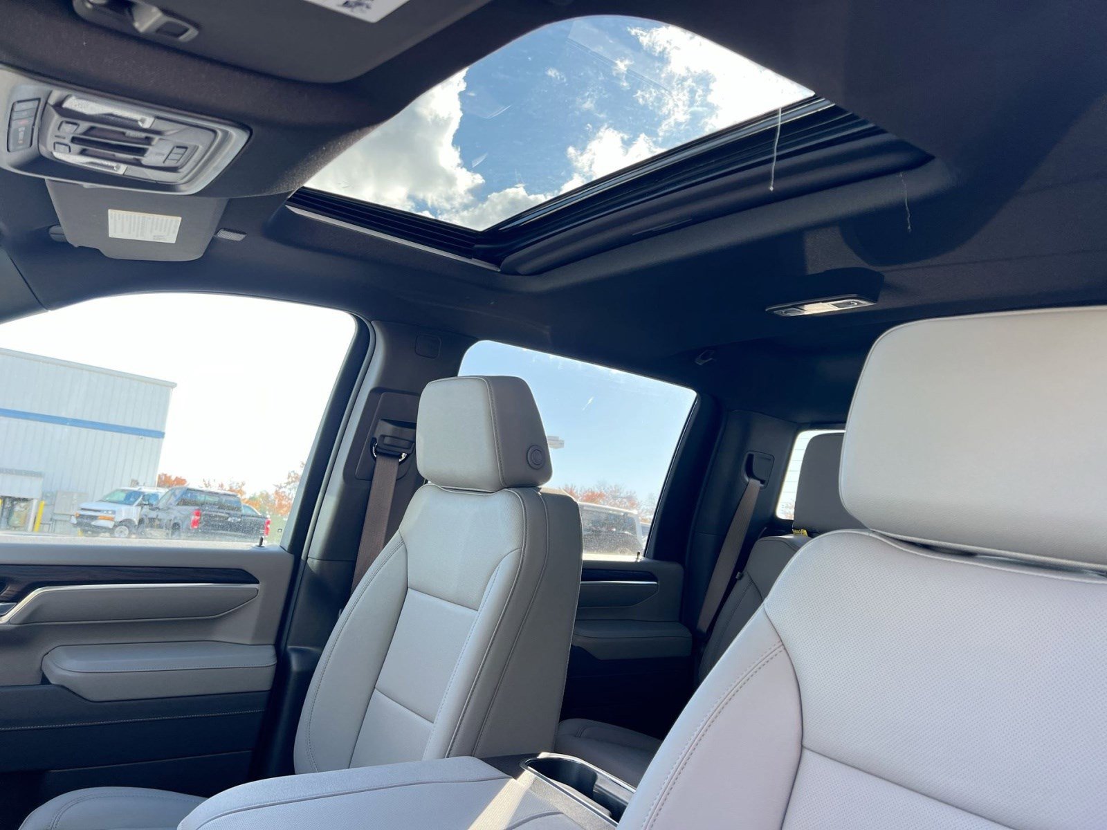 New 2026 GMC Sierra 2500 SLT w/ SLT Premium Package image 22