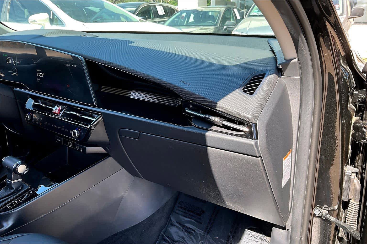 Used 2024 Kia Niro EX image 18