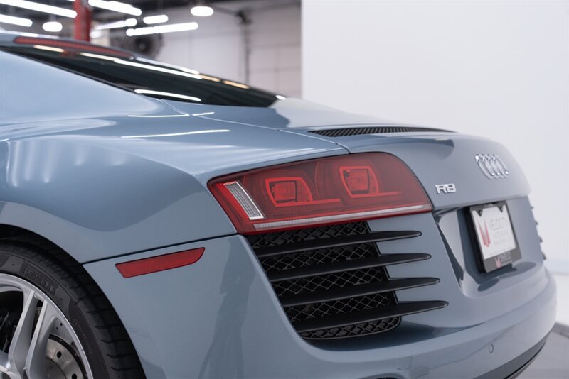 Used 2011 Audi R8 V8 AWD/4WD image 30