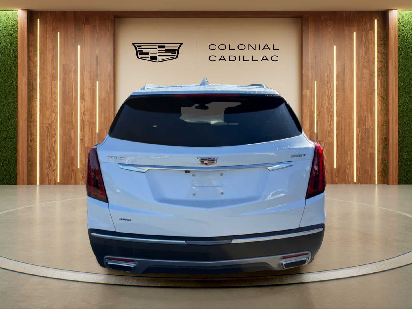 Used 2024 Cadillac XT5 Premium Luxury w/ LPO, Floor Liner Package AWD/4WD image 4