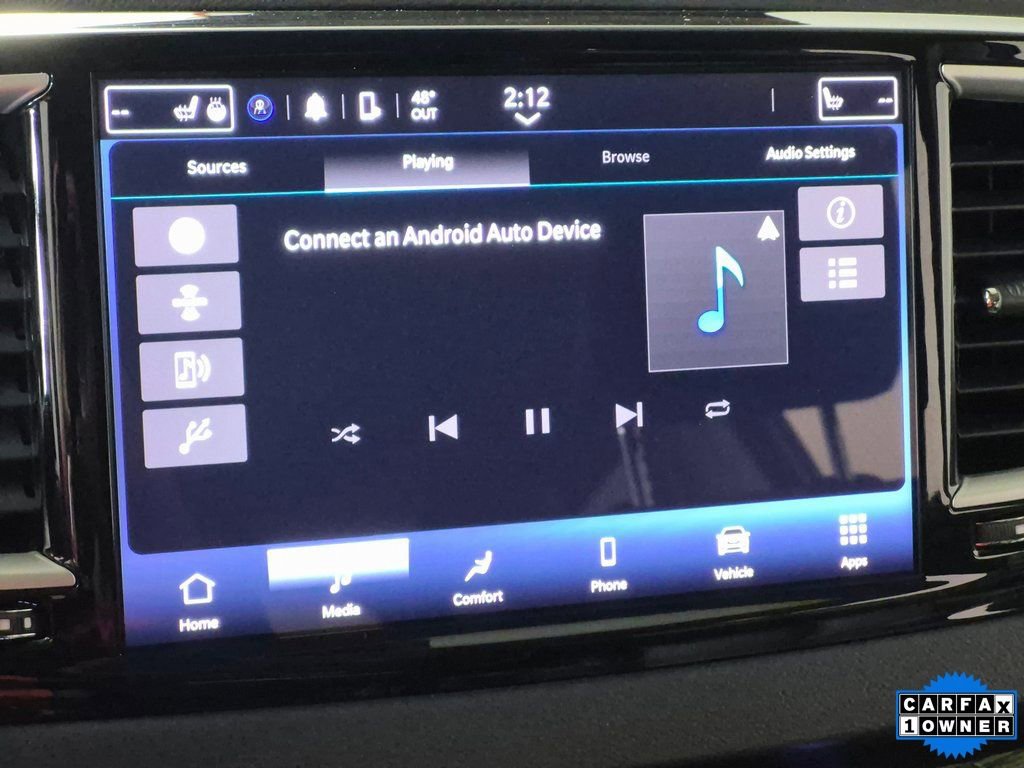 Used 2024 Chrysler Pacifica Touring-L image 18