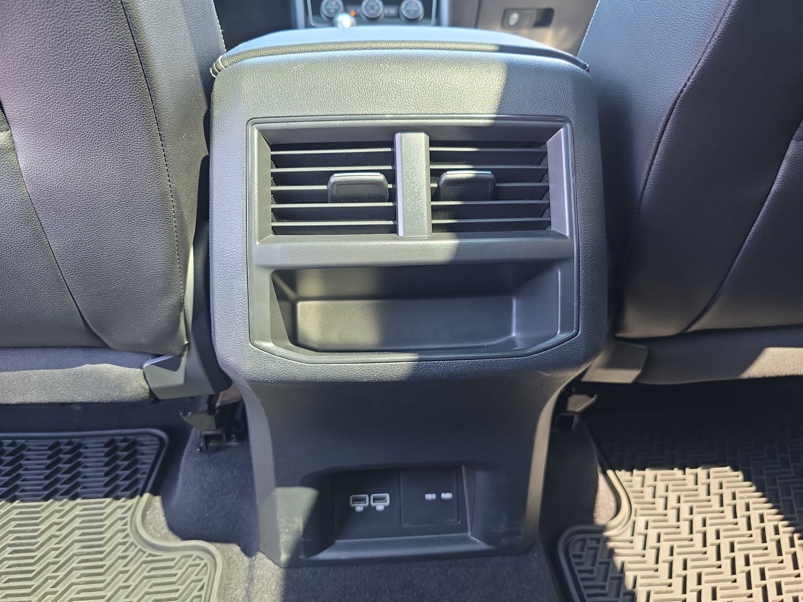 Used 2020 Volkswagen Atlas Cross Sport SEL AWD/4WD image 33