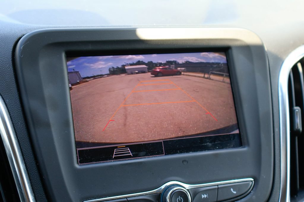 Used 2024 Chevrolet Equinox LT w/ LPO, Blackout Package FWD image 4