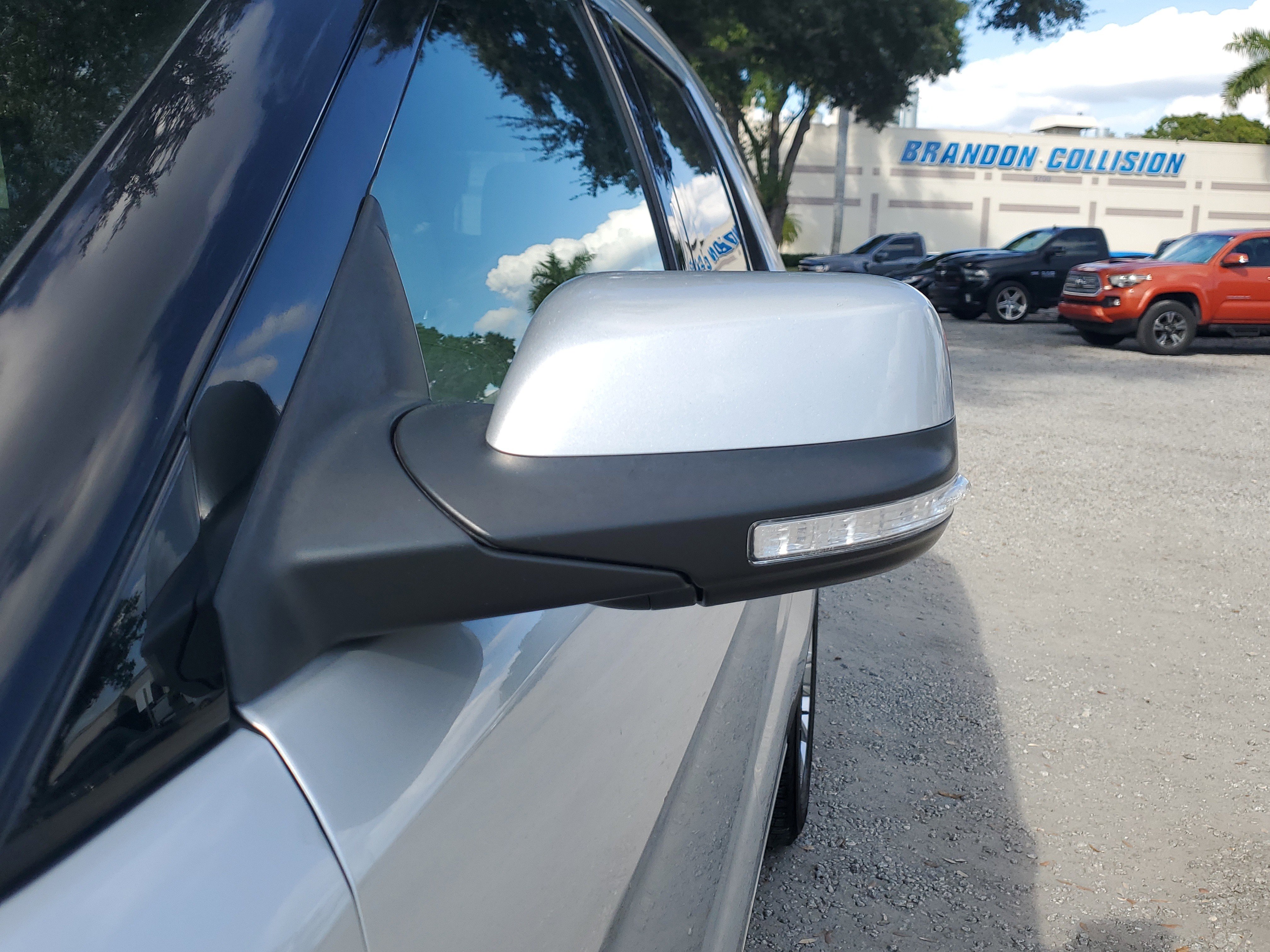 Used 2019 Ford Explorer Limited w/ Class III Trailer Tow Package image 4