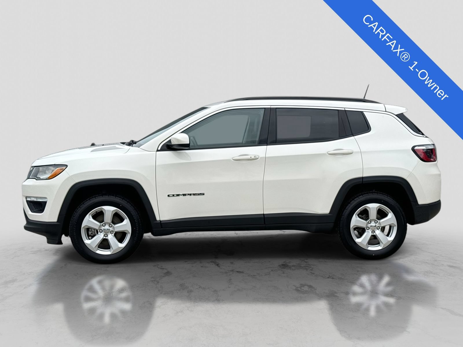 Used 2019 Jeep Compass Latitude w/ Cold Weather Group AWD/4WD image 3
