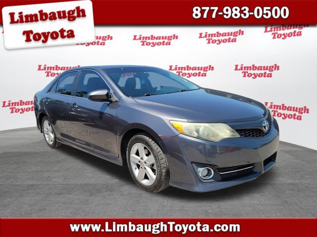 Used 2014 Toyota Camry SE image 1