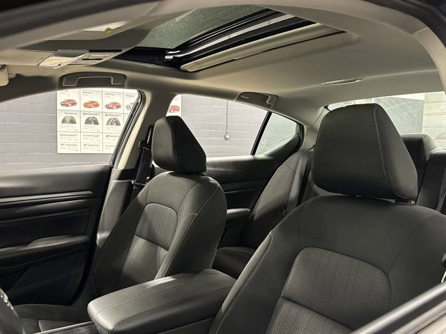 Used 2023 Nissan Altima 2.5 SV w/ SV Premium Package image 22