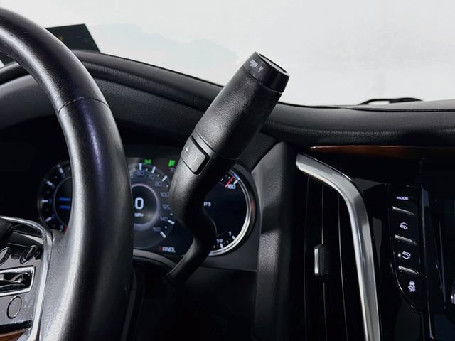 Used 2020 Cadillac Escalade Premium Luxury w/ Escalade Sport Edition AWD/4WD image 17
