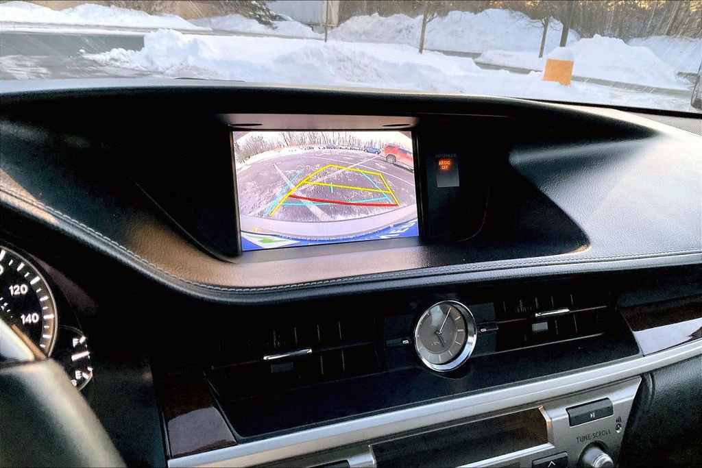 Used 2016 Lexus ES 350 w/ Navigation System Package image 13