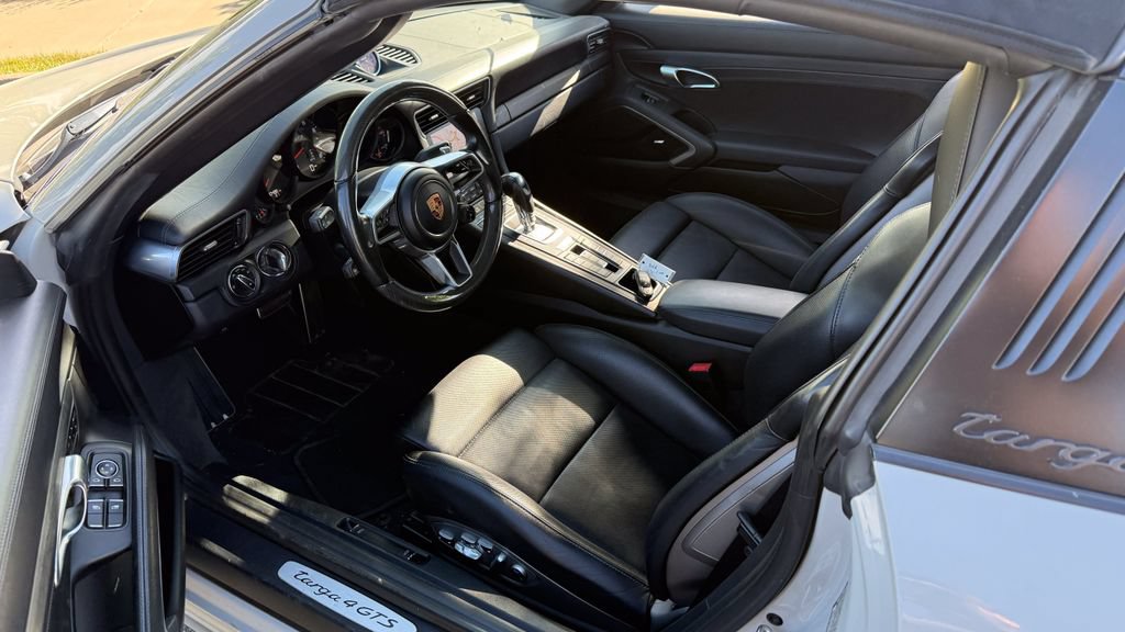 Used 2018 Porsche 911 Targa 4 GTS AWD/4WD image 3