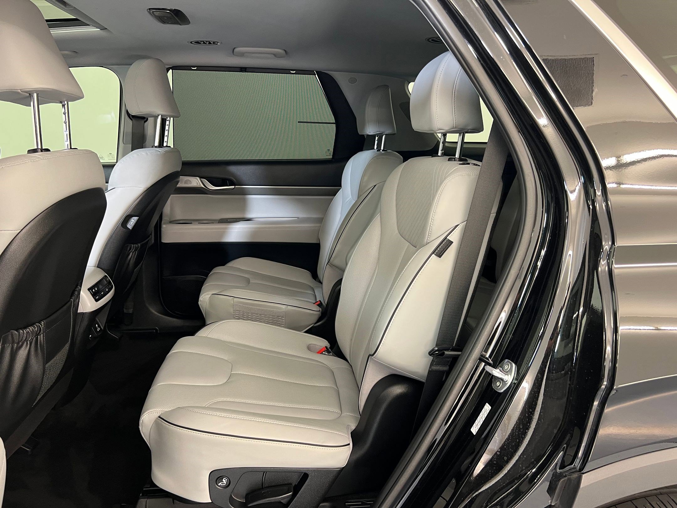 Used 2024 Hyundai Palisade SEL w/ Premium Package image 12