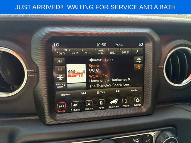 Used 2022 Jeep Wrangler Unlimited Sahara w/ Cold Weather Group AWD/4WD image 16